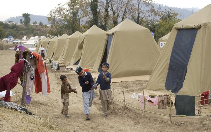 vluchtelingenkamp kinderen spelen