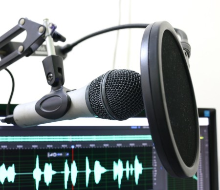 microphone podcast