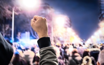 debat ontspoort demonstratie